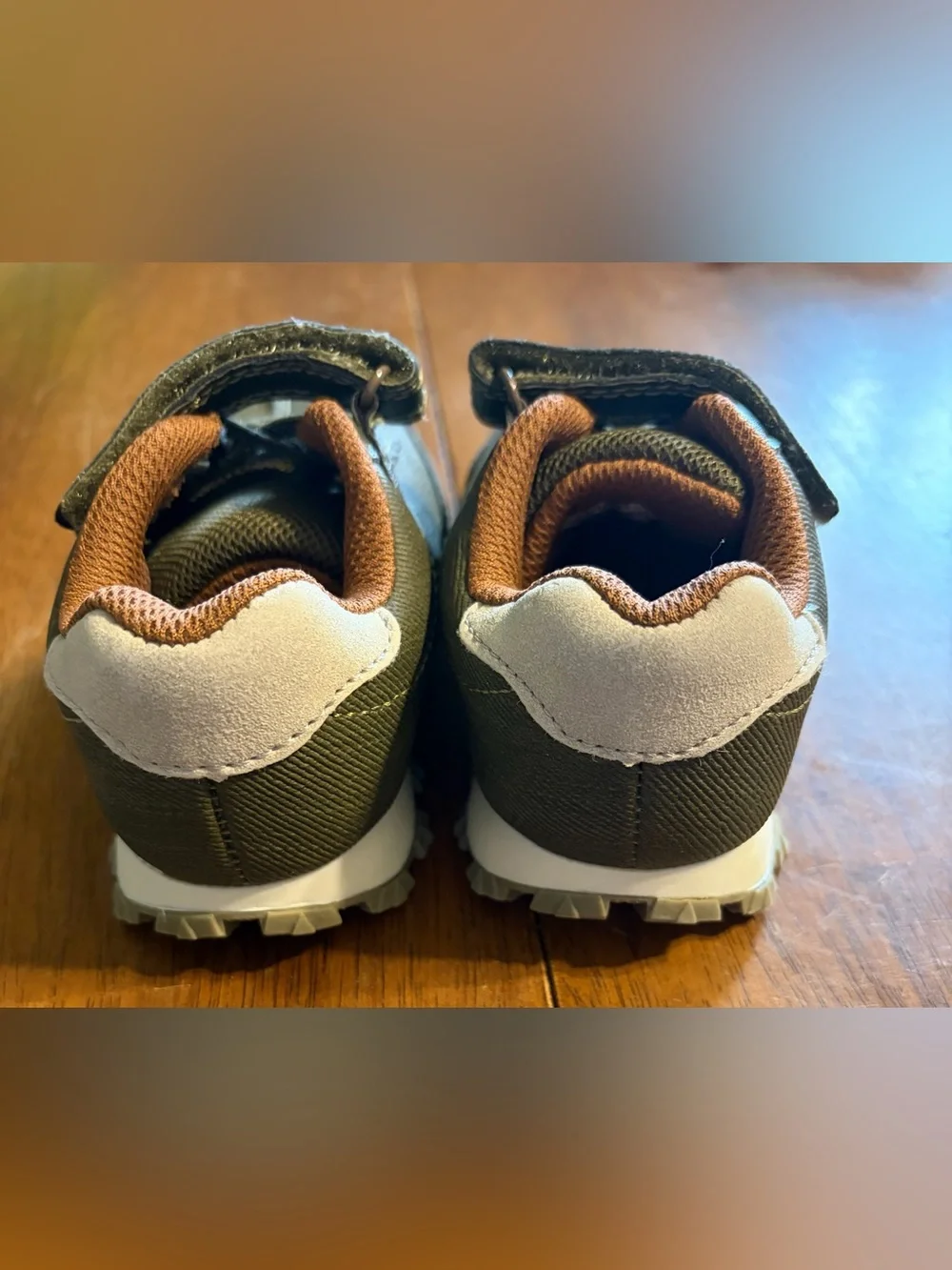 Toddler Simple Joys by Carter's Olive Green Bailey Athletic Sneaker Shoe Size 7